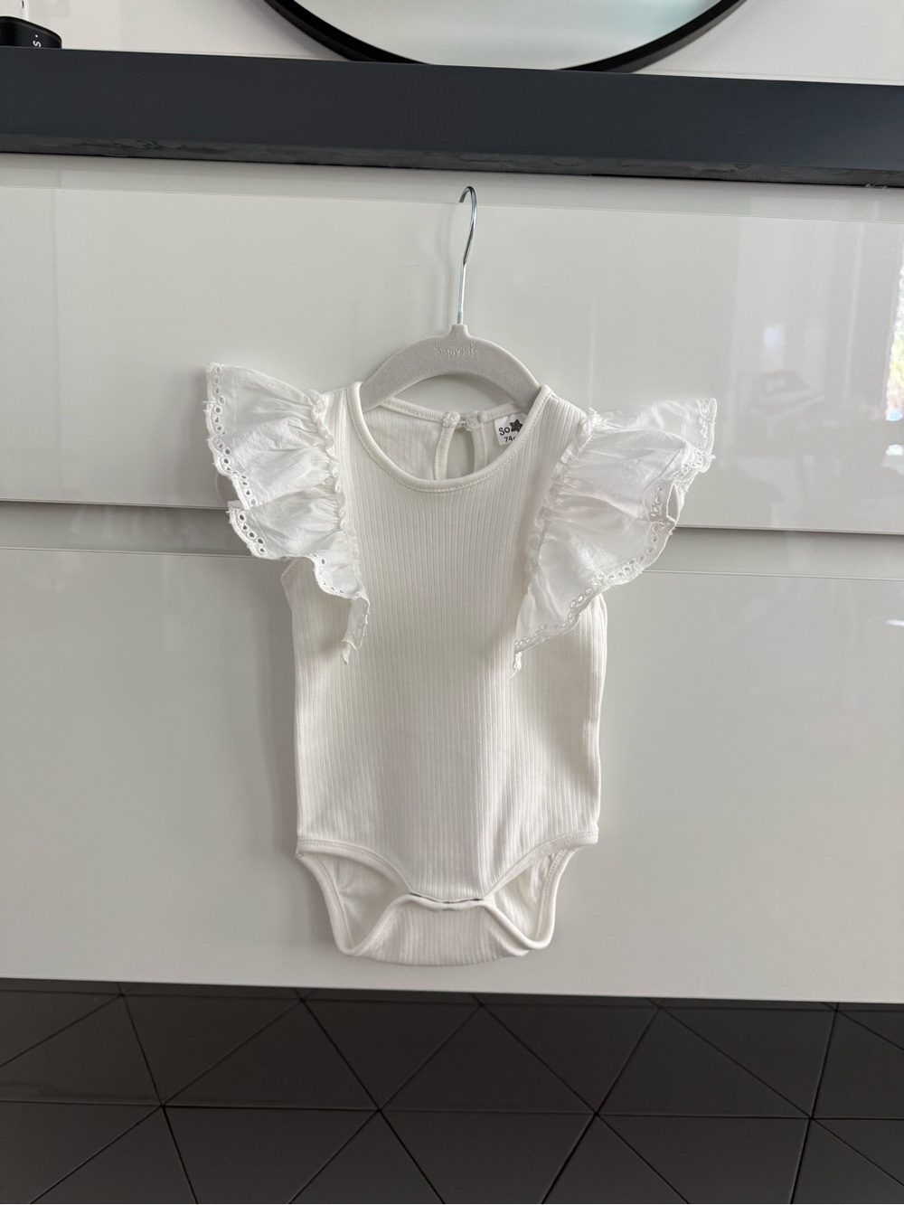 Toddler White Ruffle Sleeve Ribbed One-Piece Bodysuit - Picture 2 of 5